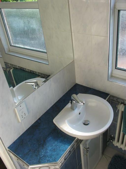 Modern Cosy Private Studio, Wifi, Ip-Tv, Must See Romford Exteriör bild