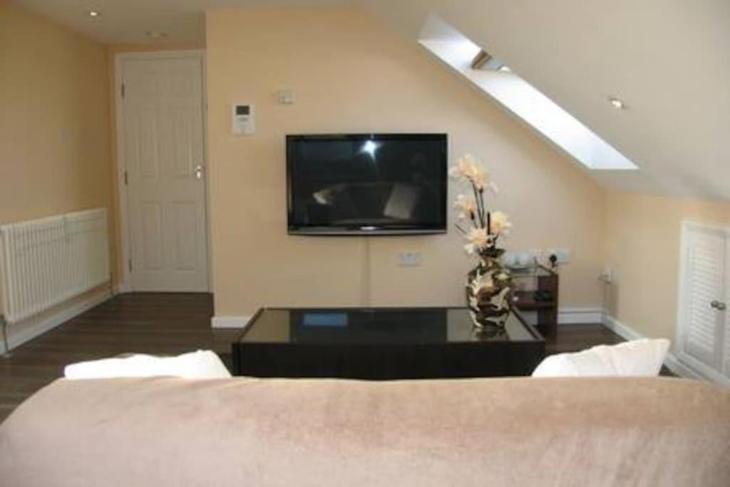 Modern Cosy Private Studio, Wifi, Ip-Tv, Must See Romford Exteriör bild