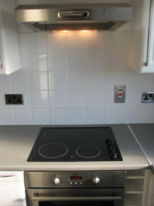 Modern Cosy Private Studio, Wifi, Ip-Tv, Must See Romford Exteriör bild